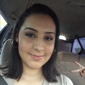 Meet your Posher, Isabel